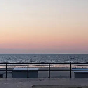 Appartement Lovely N° 9 Op Ieder Moment Prachtig Zeezicht & Zwembad Middelkerke